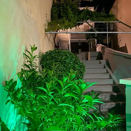 ανωι-anoi Rhodes Daire Rhodes City